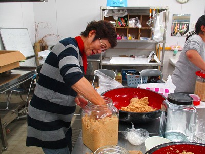 さぬきの味・白味噌づくりに挑戦！