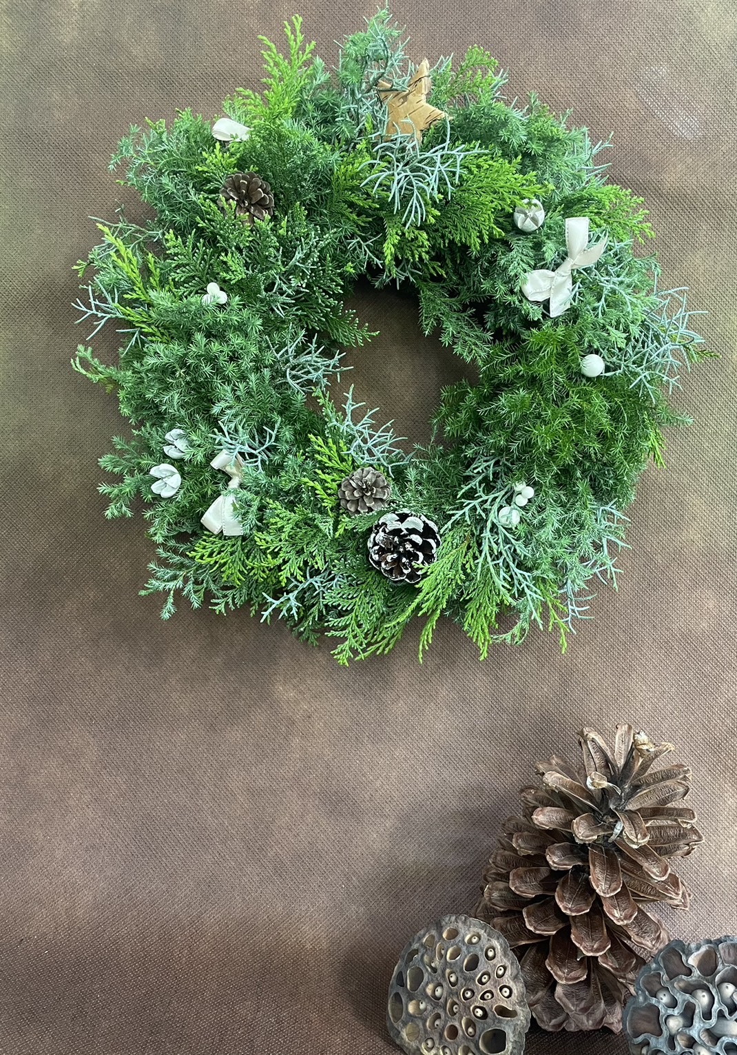 針葉樹で作るベーシックなクリスマスリース作り